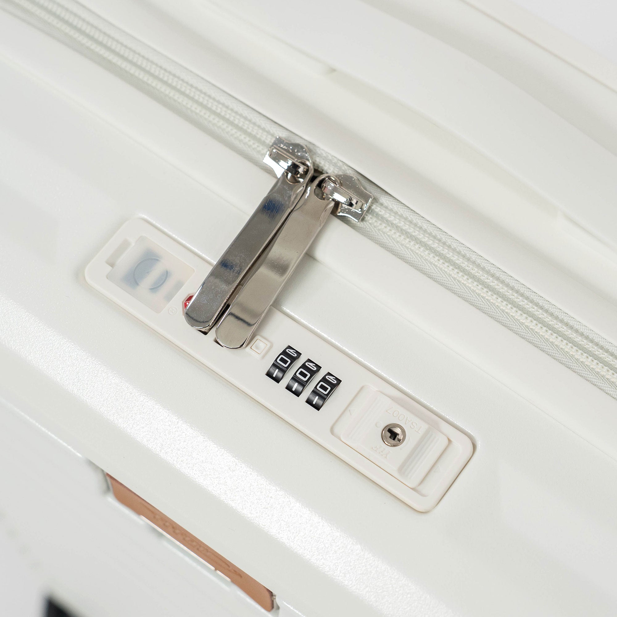 Valise Cabine TITOU Smart Pro – TSA, Port USB, Compartiment Laptop & Porte Goblet - Blanc